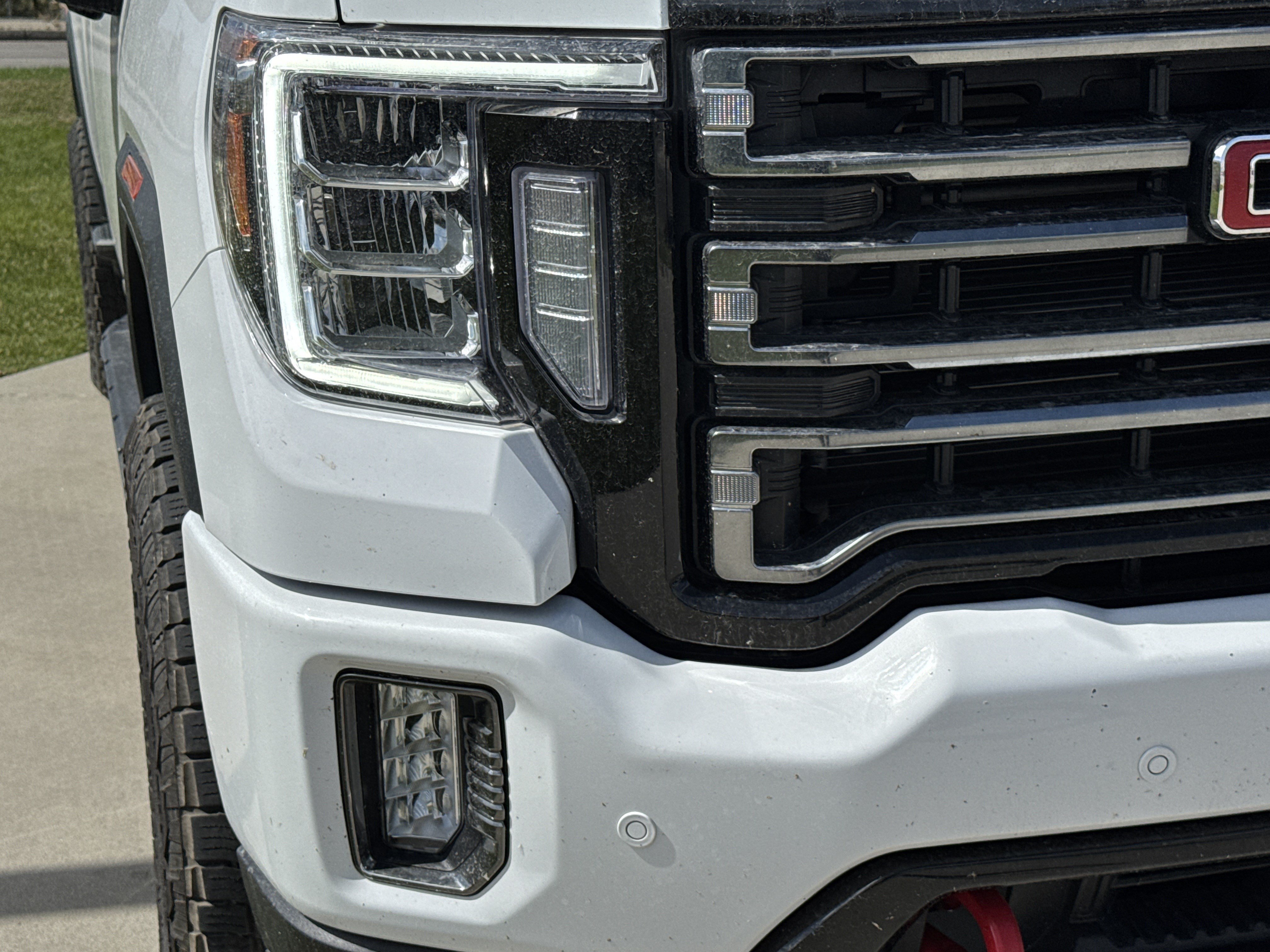 Used 2023 Summit White GMC AT4 image 10