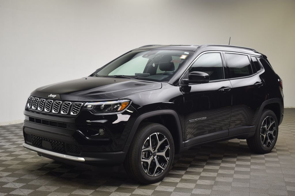 New 2026 Diamond Black Crystal Pearl-Coat Exterior Paint Jeep Limited image 14