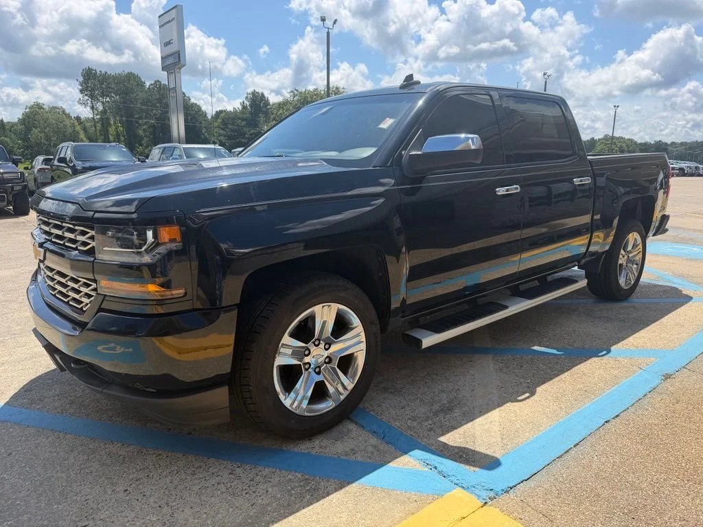 Used 2018 Black Chevrolet Custom image 3