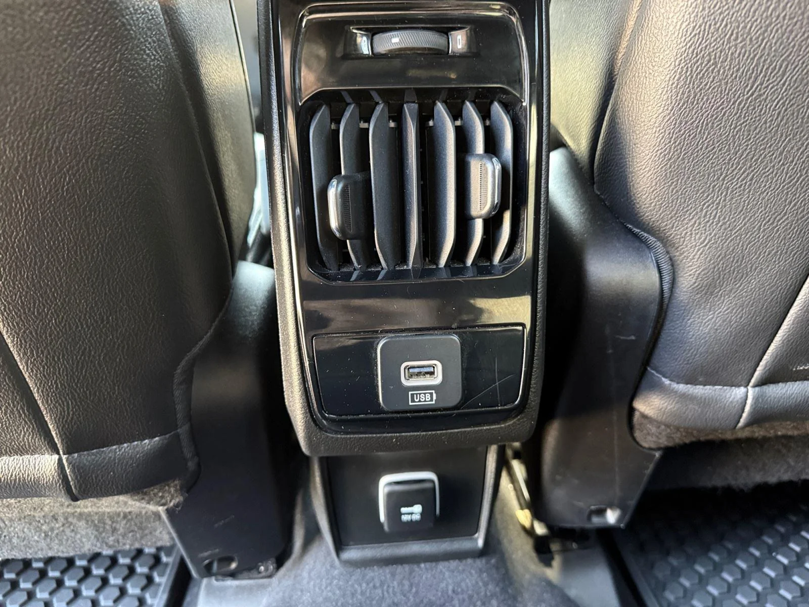 Used 2025 Bright White Clearcoat Jeep Trailhawk image 20