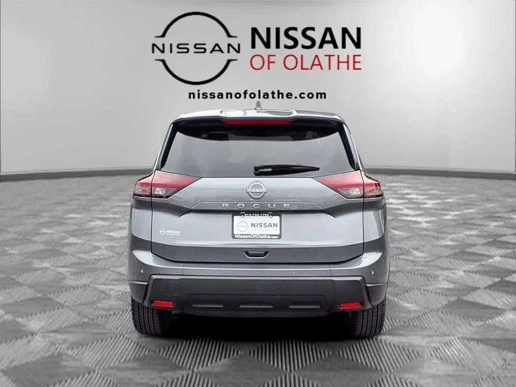 Used 2025 Gray Nissan SV image 29