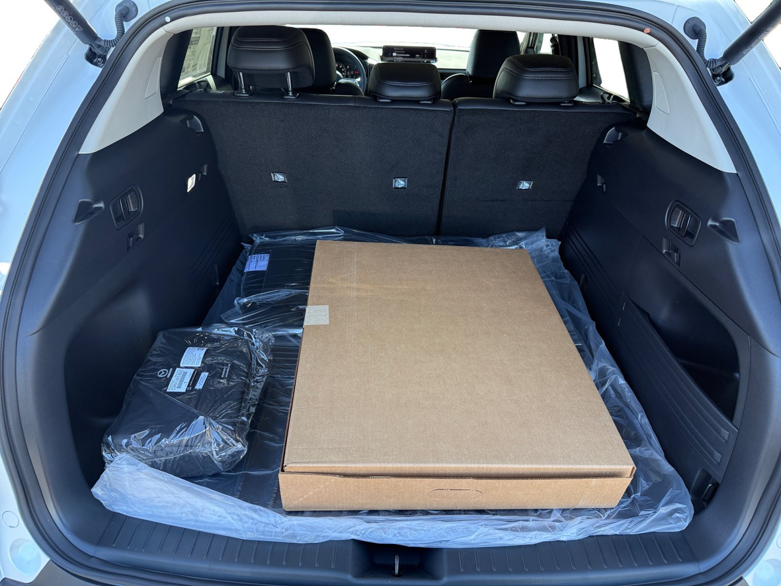 New 2026 Wind Chill Pearl Mazda Premium image 17
