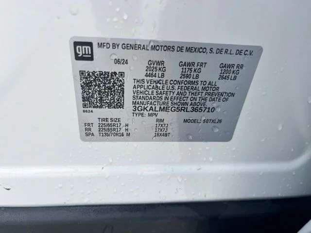 Used 2024 White GMC SLE image 13