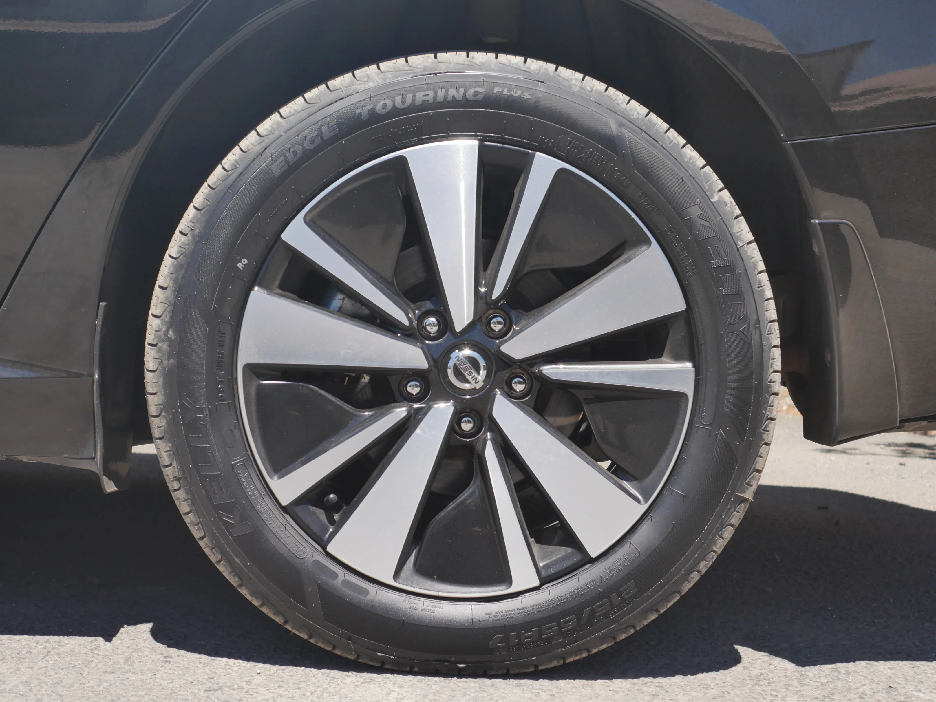 Certified Used 2022 Super Black Nissan 2.5 SV image 14