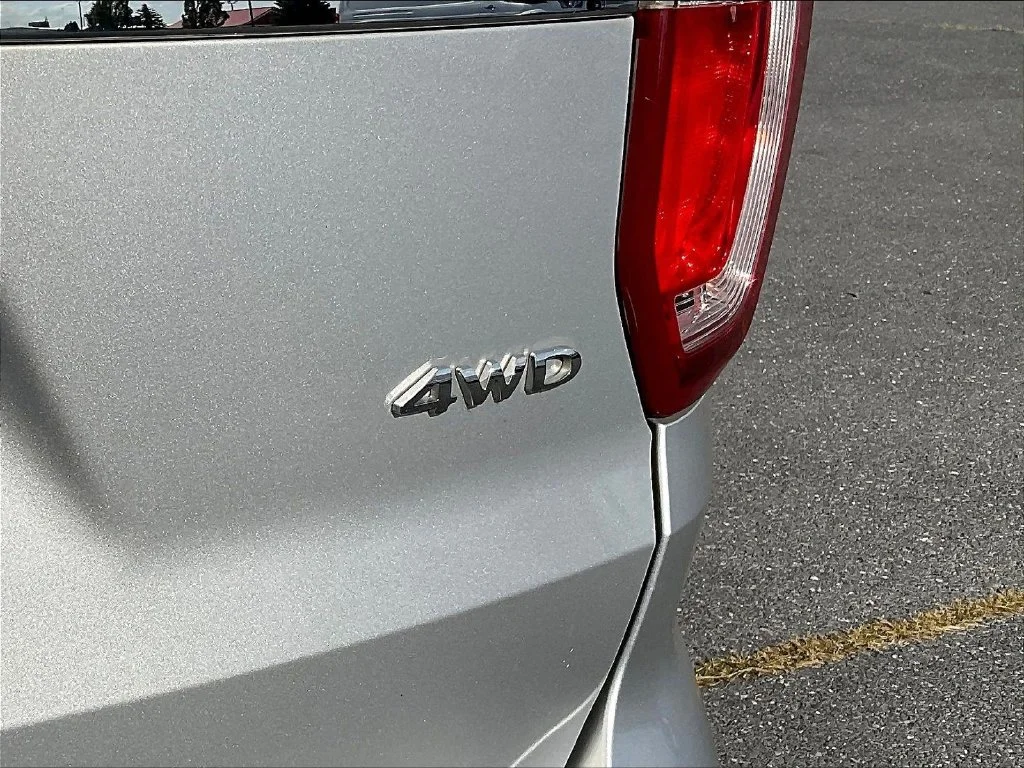 Used 2016 Silver Ford Limited image 24