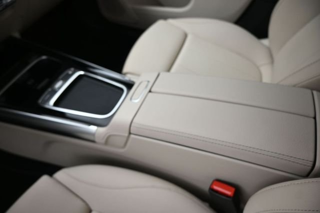 Used 2025 White Mercedes-Benz GLA 250 image 31