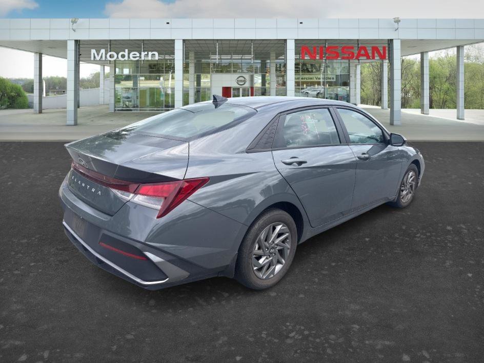 Used 2024 Ecotronic Gray Hyundai SEL image 5