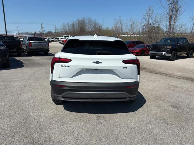 New 2026 Summit White Chevrolet LT image 4