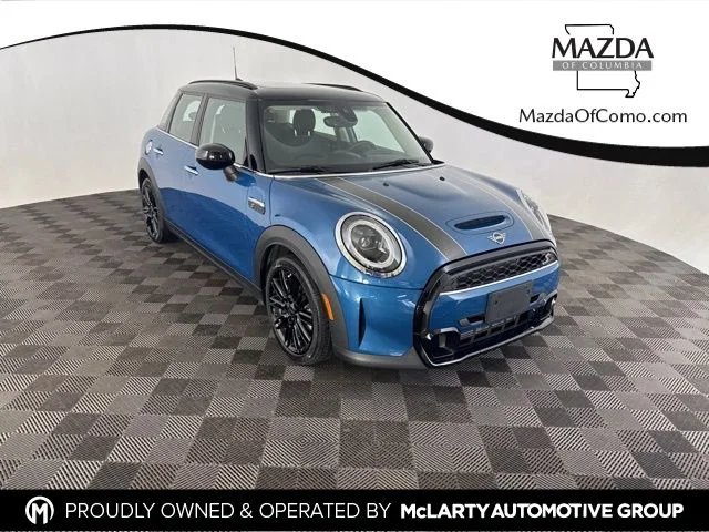 Used 2024 Blue MINI Signature image 1