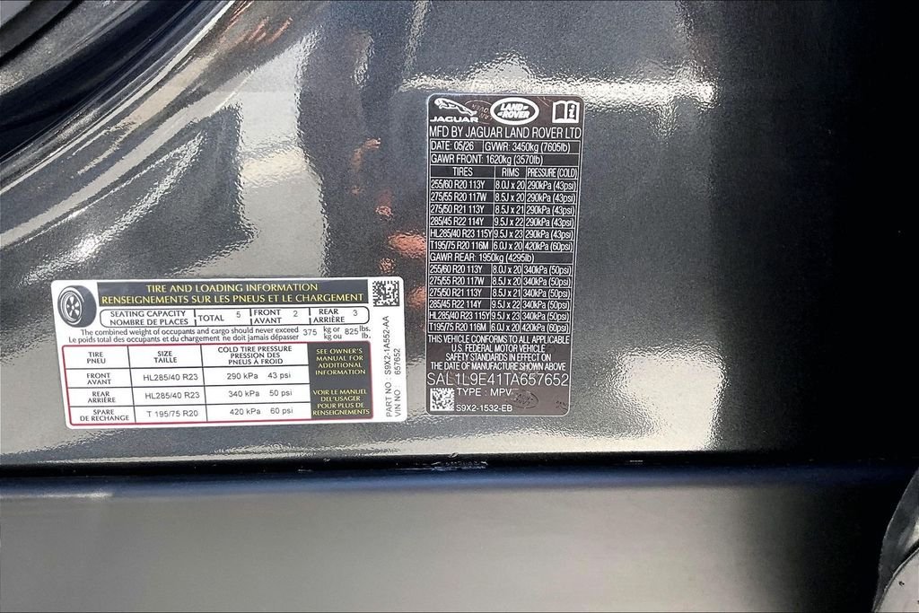 New 2026 CARPATHIAN GREY Land Rover Dynamic SE image 8