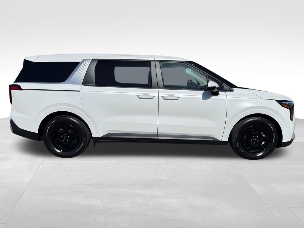 New 2026 Snow White Pearl Kia LXS image 8