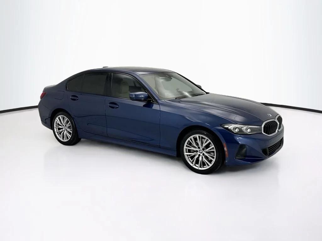 Used 2023 Blue BMW 330i image 3
