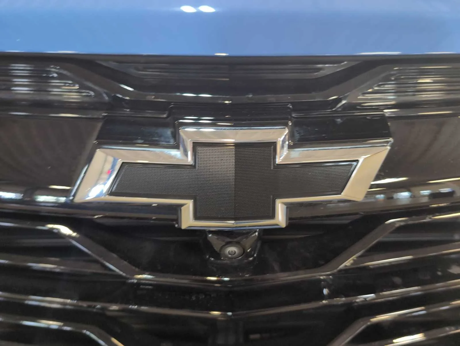 Used 2025 Reef Blue Metallic Chevrolet RS image 30