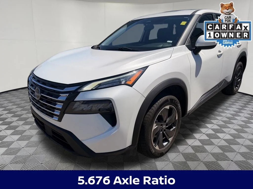 Used 2024 Pearl Nissan SV image 21