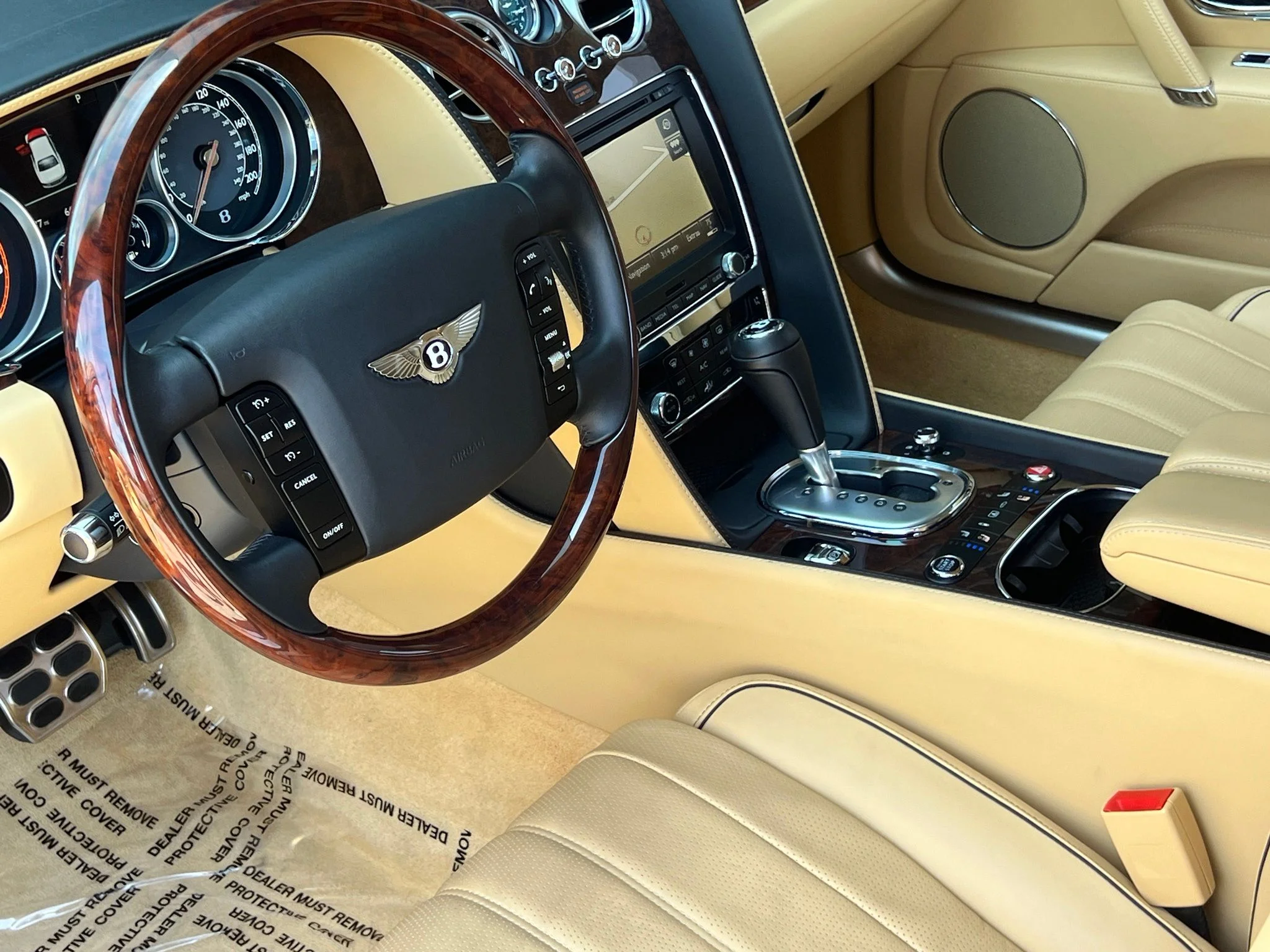 Used 2014 Black Bentley Base image 13