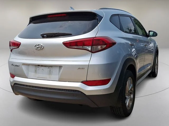 Used 2018 Silver Hyundai SEL image 8
