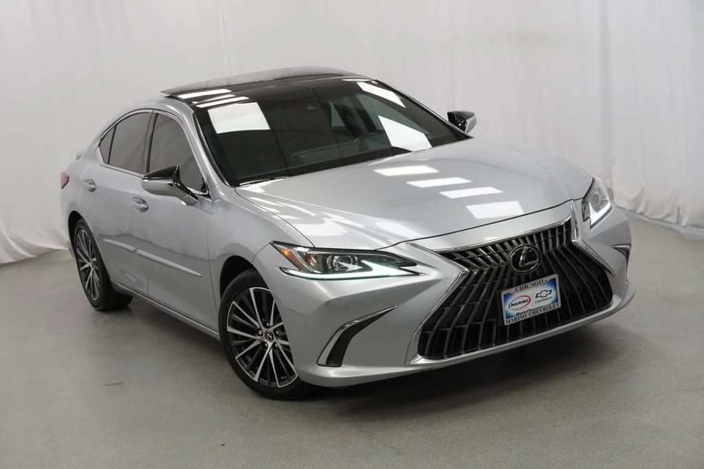 Used 2023 Silver Lexus Luxury image 3