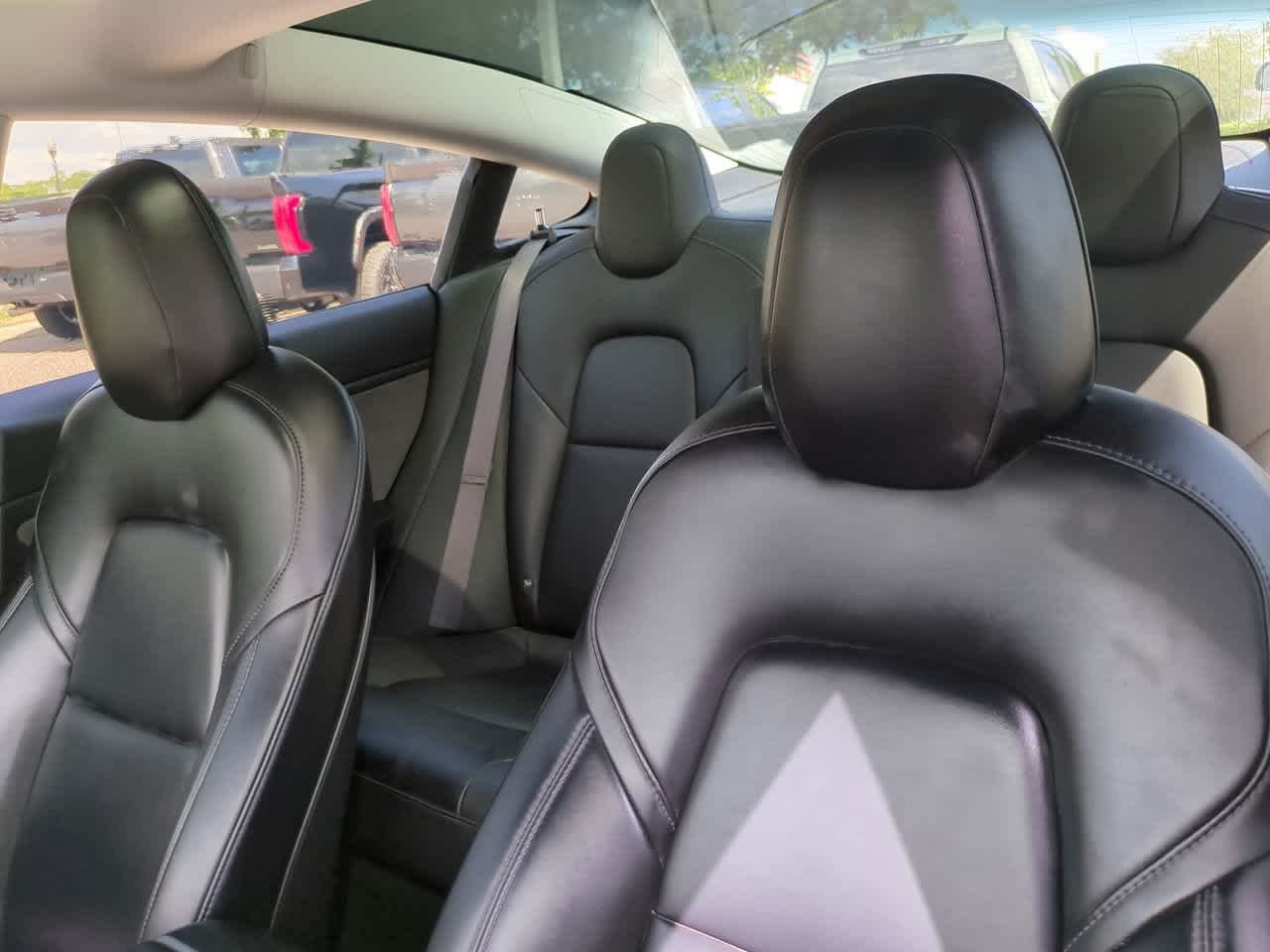 Used 2018  Tesla  image 8