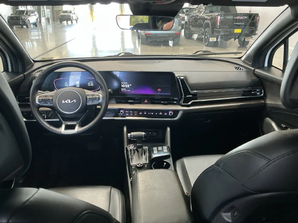Used 2023 White Kia X-Line image 27