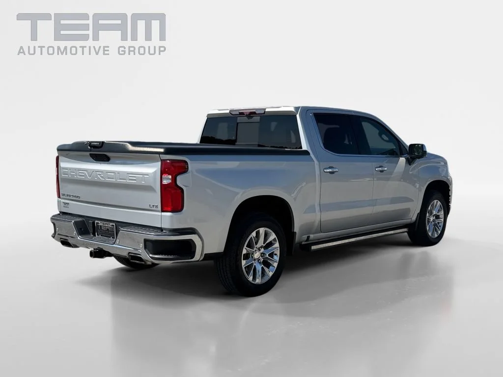 Used 2021 SILVER ICE METALLIC Chevrolet LTZ image 7