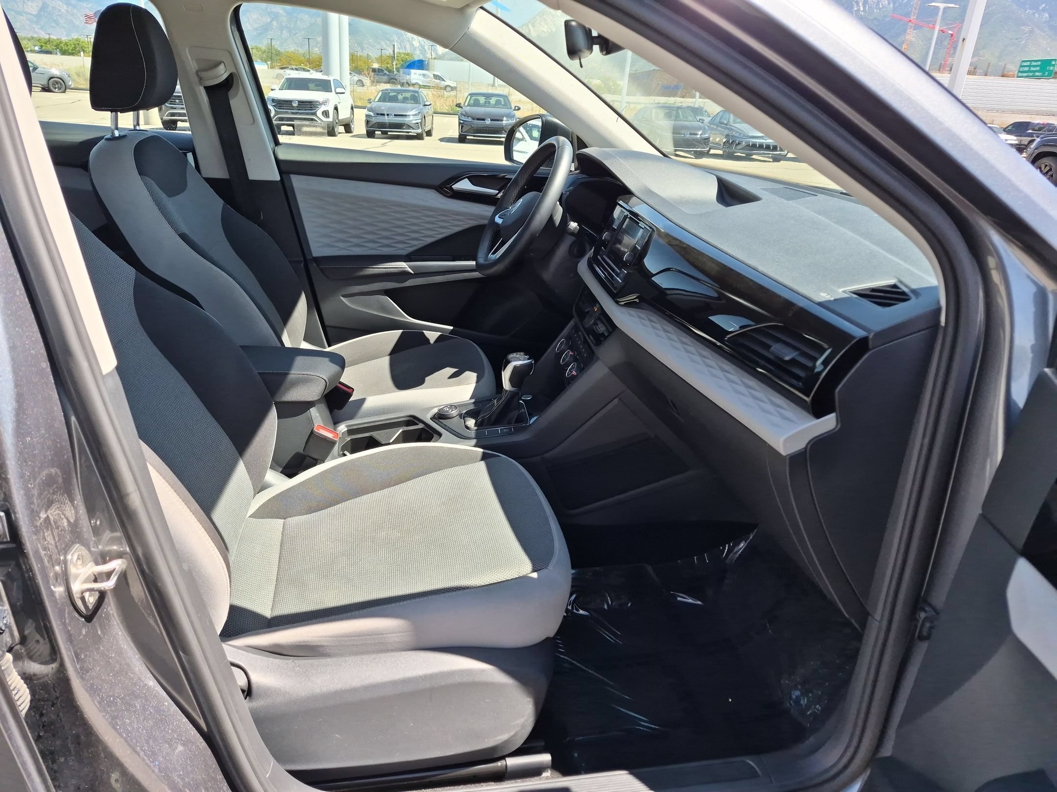 Used 2024 Platinum Gray Metallic Volkswagen S image 30