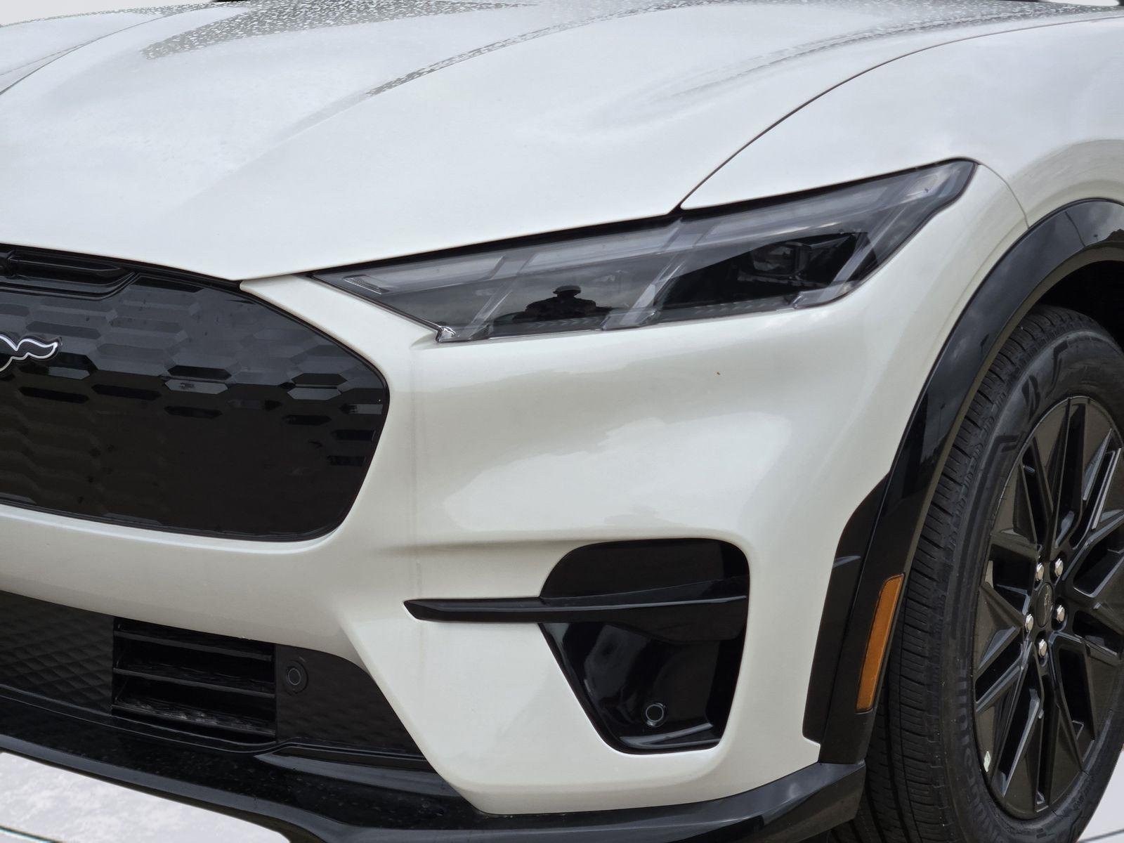 New 2026 Star White Metallic Tri-coat Ford Premium image 5
