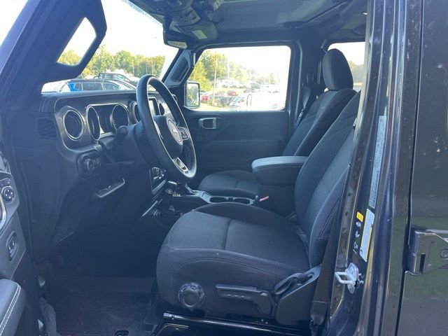 Used 2022 Crystal Metallic Jeep Unlimited Sahara image 13