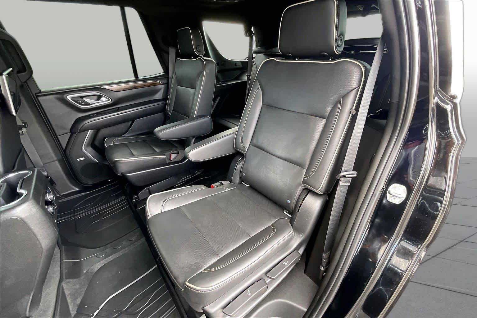 Used 2024 Ebony Twilight Metallic GMC SLE image 20