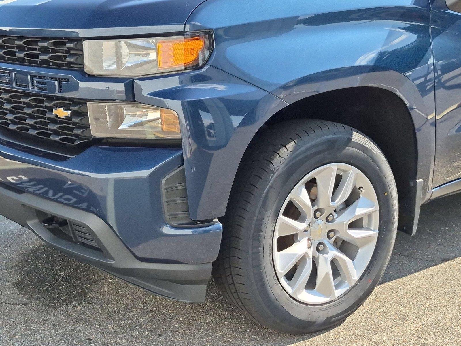 Used 2022 Northsky Blue Metallic Chevrolet Custom image 9