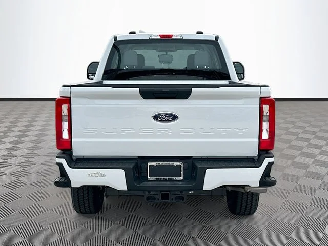 New 2026 Oxford White Ford XL image 5