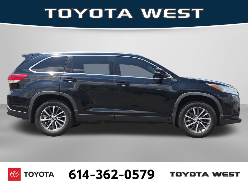 Used 2019 Black Toyota XLE image 5