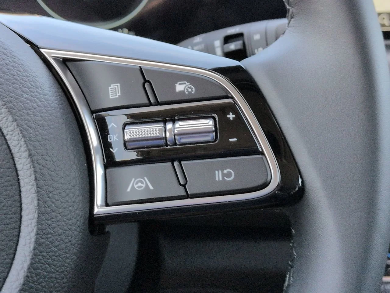 New 2026 Gravity Gray Kia EX image 29