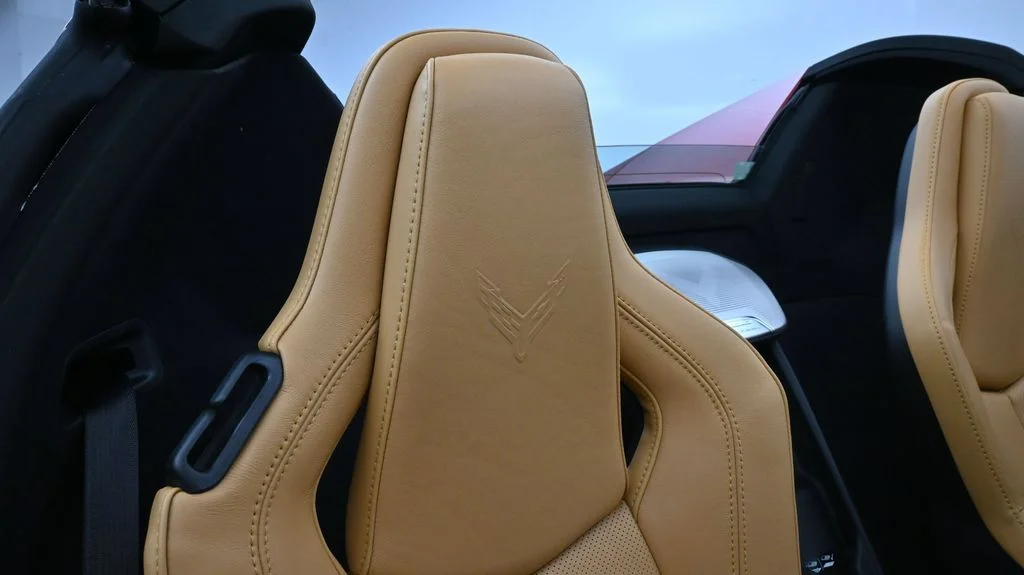 Used 2022 Red Chevrolet Stingray image 17