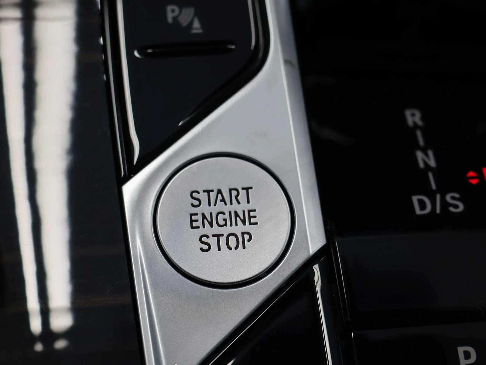 Used 2026 Skyscraper Grey Metallic BMW xDrive40i image 23