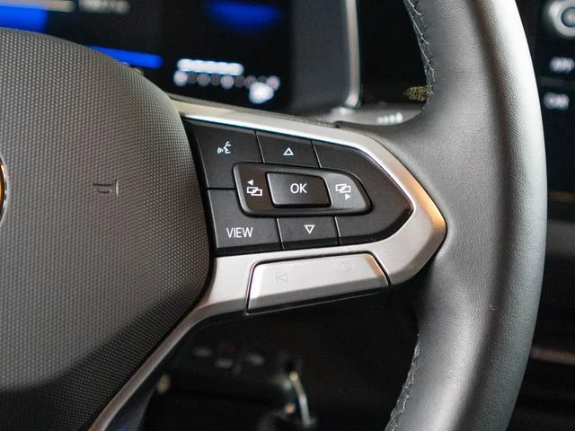 2025 Volkswagen Jetta Sport - Photo 17