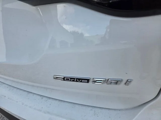 Certified Used 2022 White BMW sDrive30i image 12