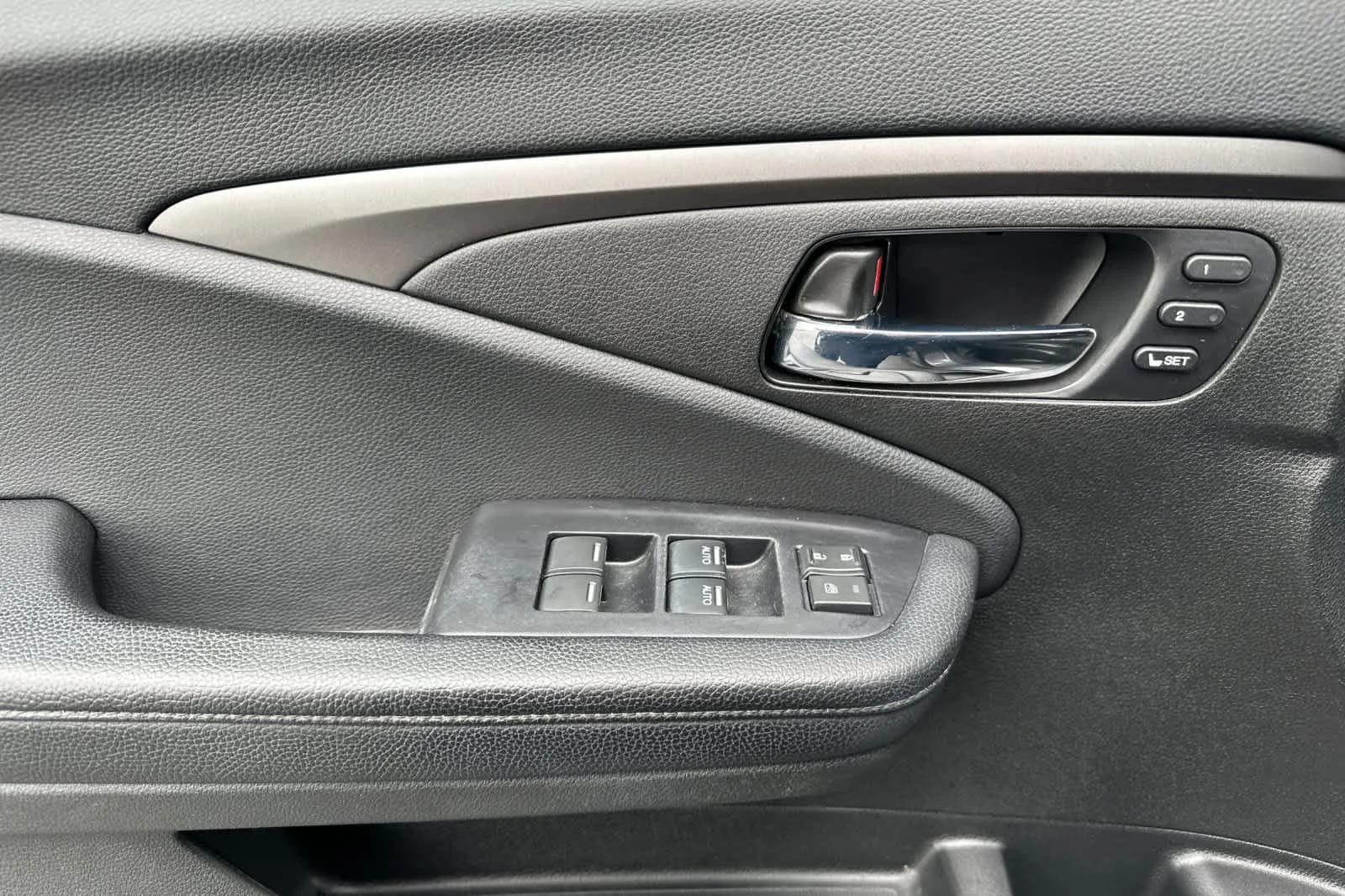Used 2019 Modern Steel Metallic Honda EX-L image 12
