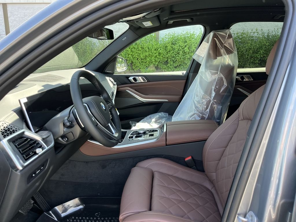 New 2026 Gray BMW xDrive40i image 11