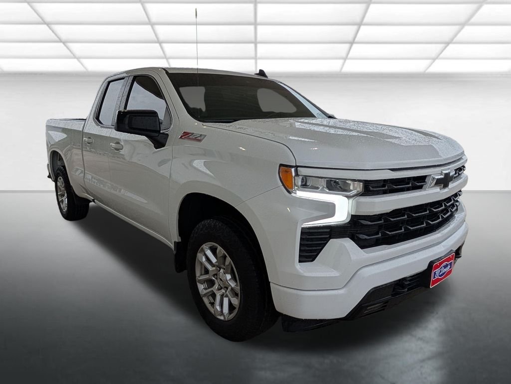 Used 2023 Summit White Chevrolet RST image 1
