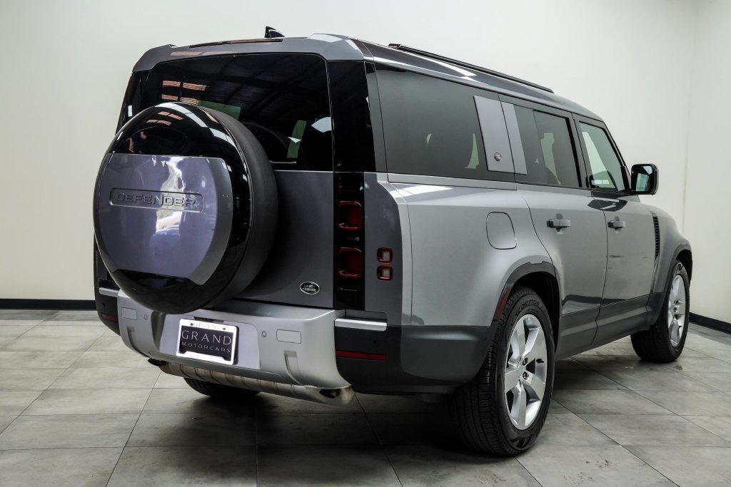 Used 2023 Gray Land Rover SE image 13