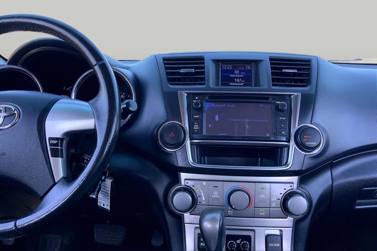 Used 2013 Magnetic Gray Metallic Toyota SE image 7