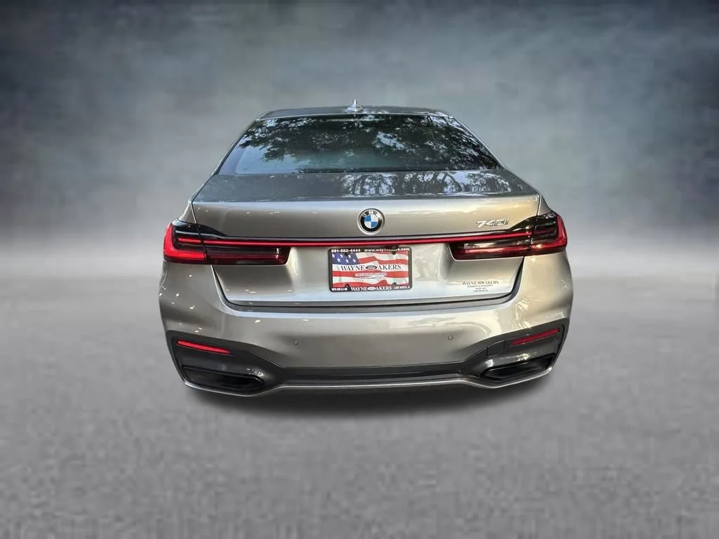 Used 2022 Donington Gray Metallic BMW 740i image 5