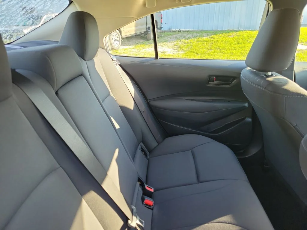 Used 2024 Ice Toyota LE image 31