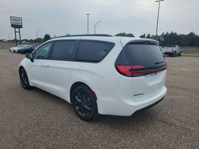 2026 Chrysler Pacifica Select - Photo 25