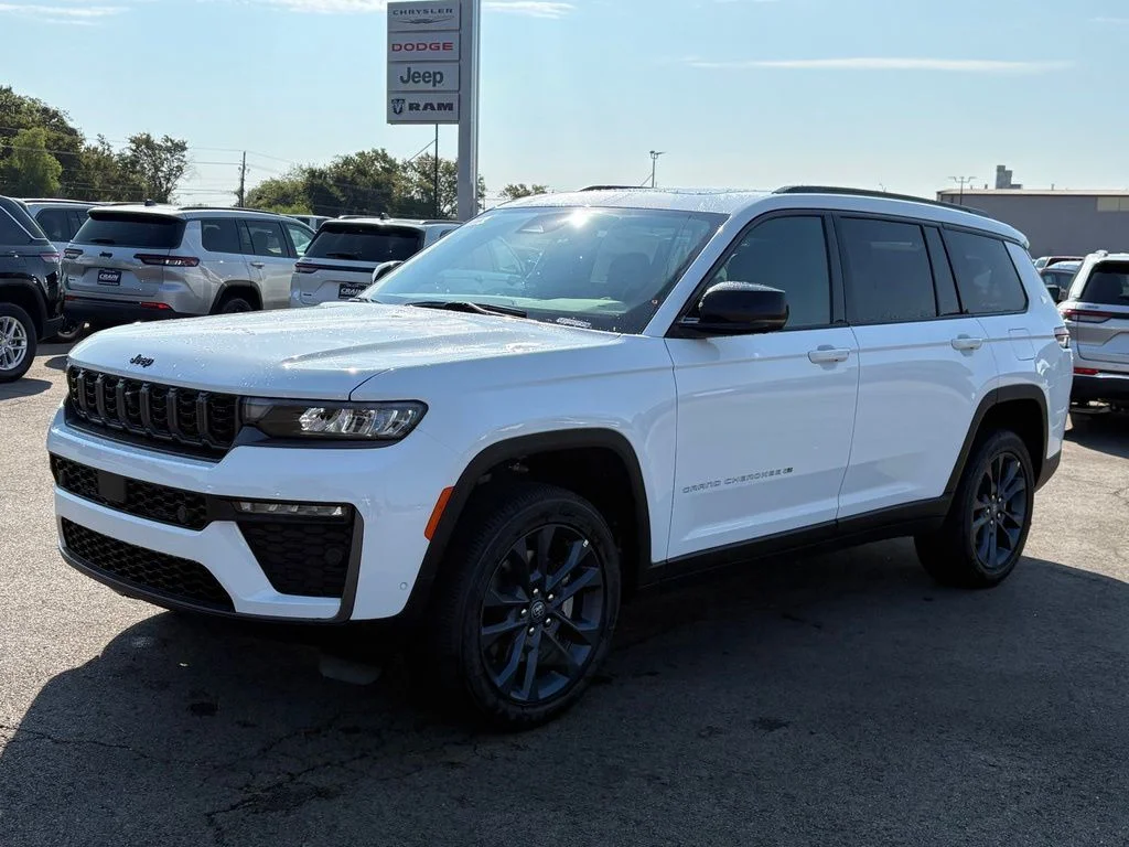New 2026 Bright White Clear-Coat Exterior Paint Jeep  image 3
