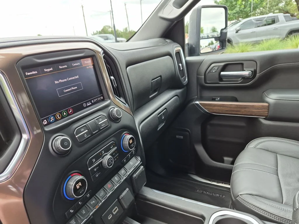 Used 2020 Blue Chevrolet High Country image 24