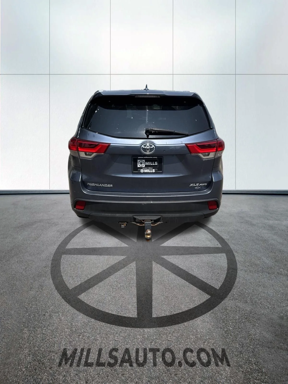 Used 2019 Shoreline Mist Toyota XLE image 5