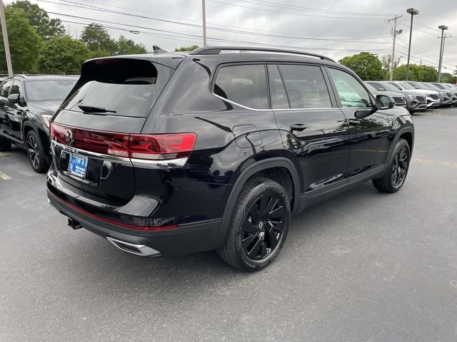 New 2026 Black Volkswagen 2.0T SE w/Technology image 6
