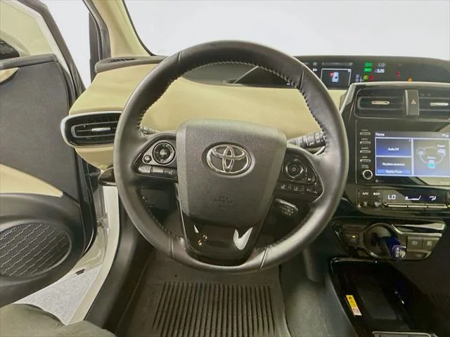Certified Used 2022 WIND CHILL PEARL Toyota  image 12