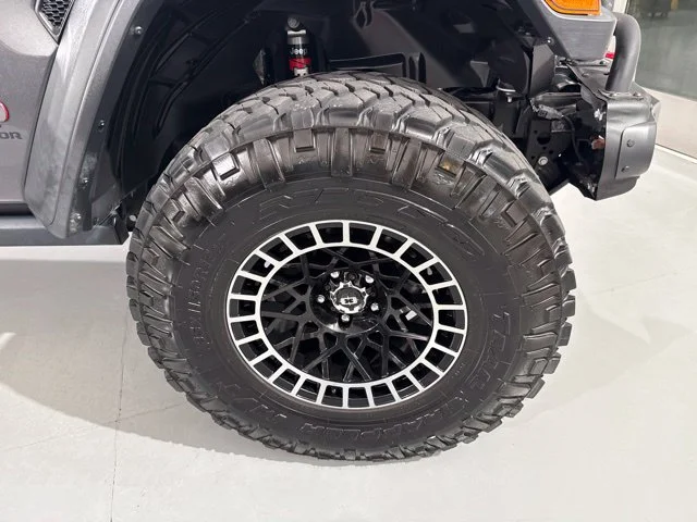 Used 2020 Gray Jeep Rubicon image 13